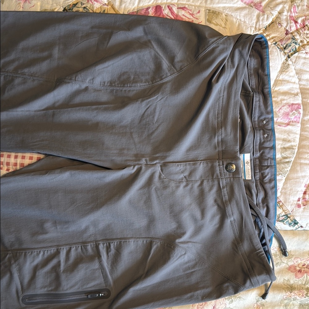 Columbia women’s Gray Pants